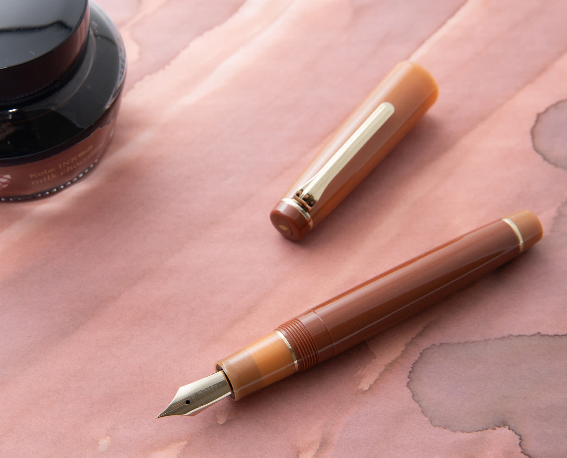 [Gentei Edition] Nagasawa Debuts the Sailor Pro Gear "Milk Chocolate" Fountain Pen and Ink