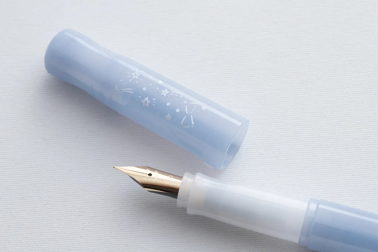 Kakuno Madoromi Fountain Pen sporting stars