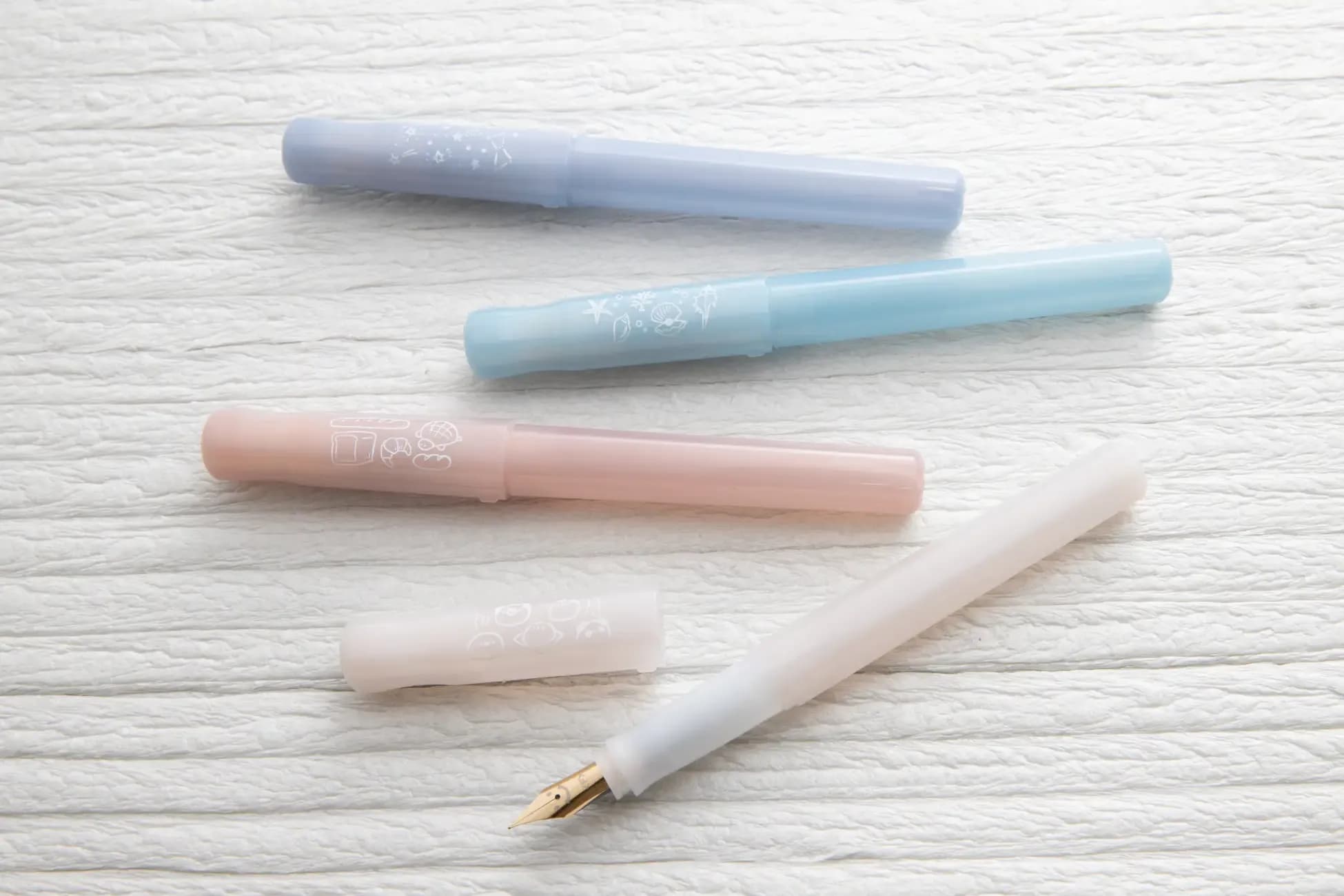 Nagasawa's Kakuno Madaromi Fountain Pen laid out on a table